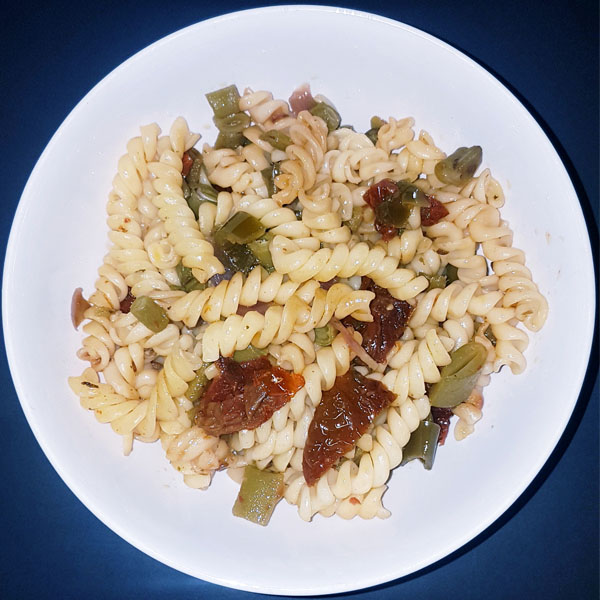 Rezept: Nudeln mit grünen Bohnen & getrockneten Tomaten I Panta Rhei Blog